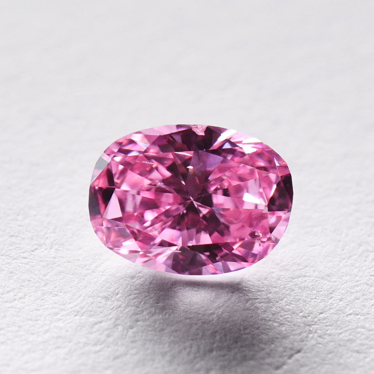 ピンクダイヤモンドルース画像6の拡大画像｜0.21ct, Fancy Vivid Purplish Pink, SI-2, Oval, GIA